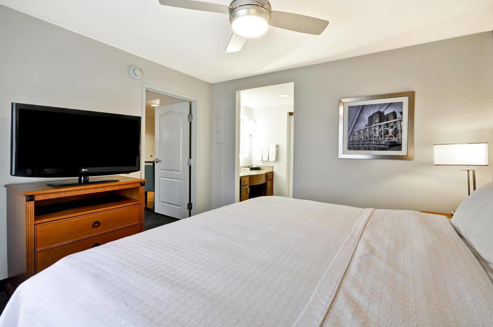 Homewood Suites By Hilton Cincinnati-Milford Exterior photo